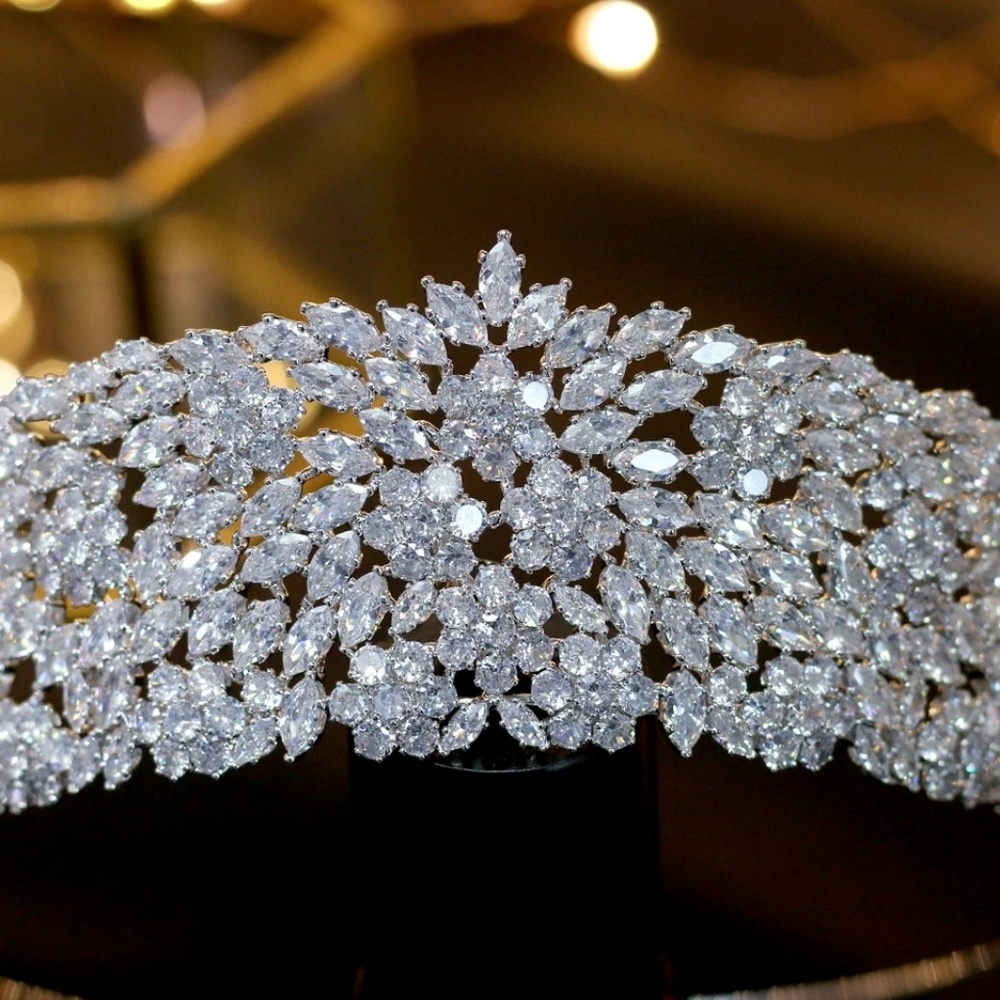 Swarovski wedding crown tiara - Picture 5 of 6